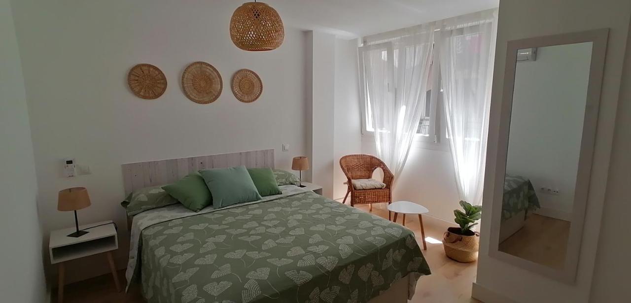 Апартаменты El Palo Cosy, 200 M From The Beach Малага Экстерьер фото